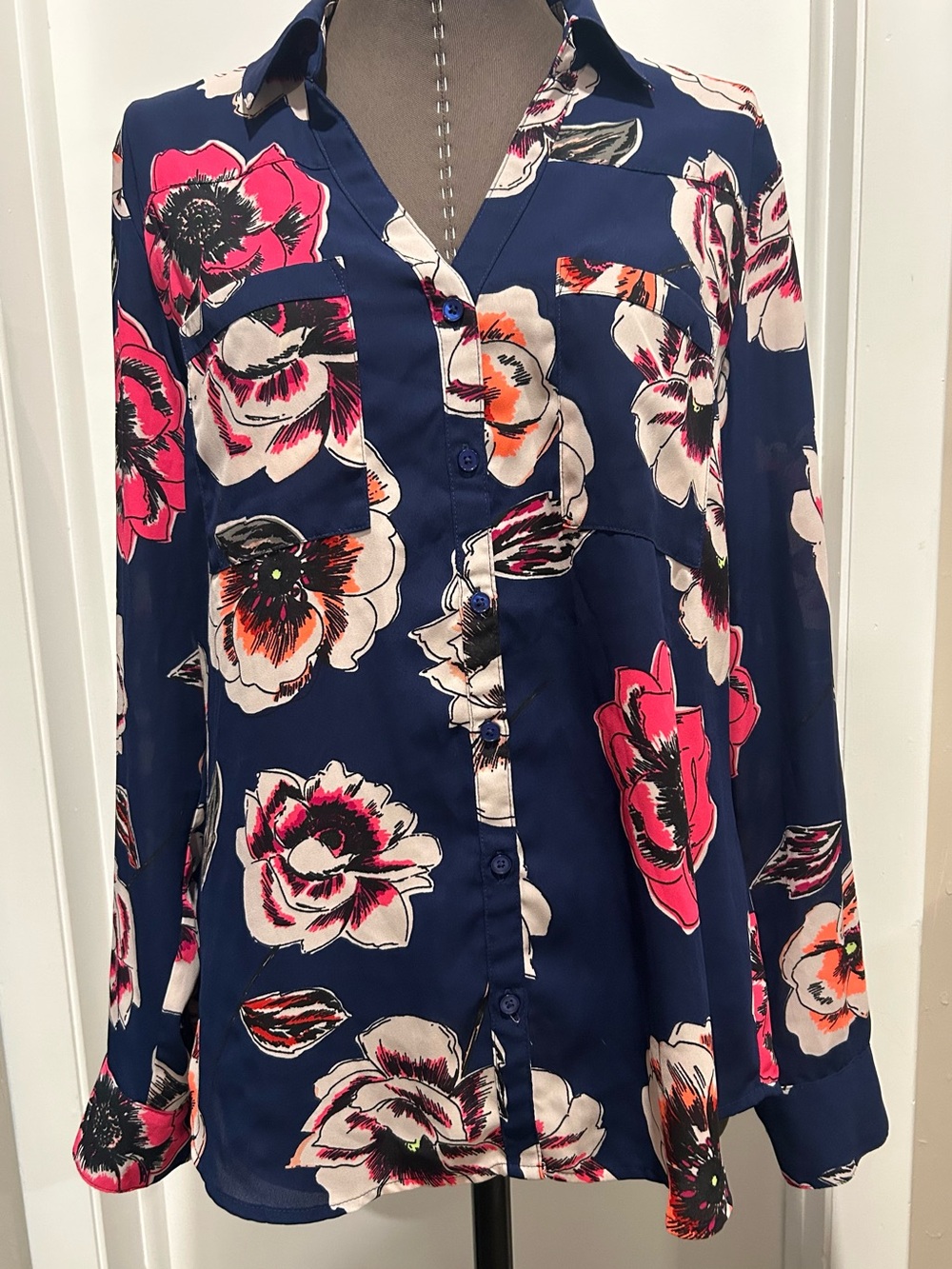 Express shirt button down blouse floral print women’s medium blue pink white top